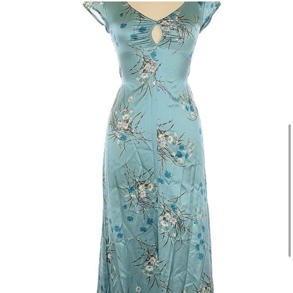 🩵NWOT Reformation Scottie Silk Dress🩵 - Picture 6 of 6